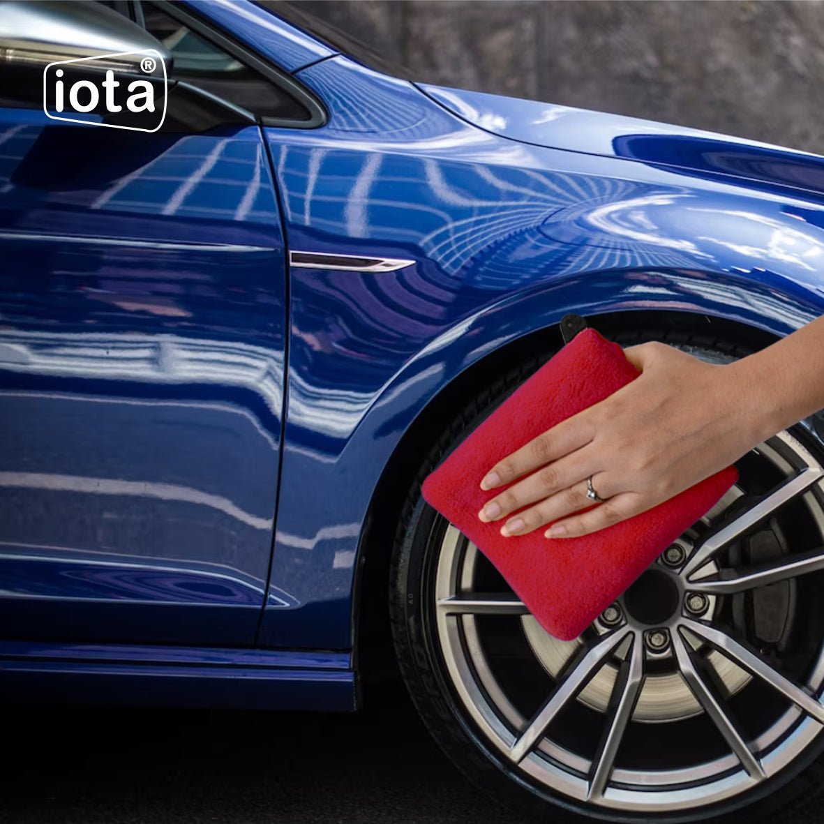 iota Premium Microfiber Cloth Double-Sided 650GSM 40x40cms for Car & Bike Cleaning Cloth IOTA